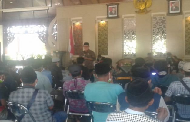 Foto: Bupati Pamekasan serap aspirasi penambang di Mandhapa Agung Ronggosukowarti
