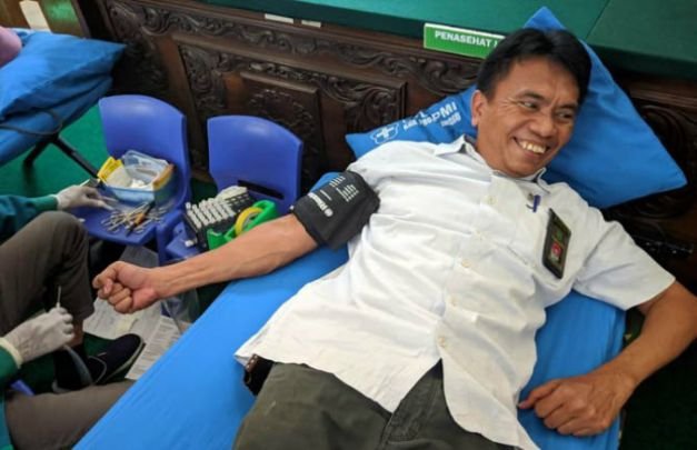 Foto : Pendonor darah B di  PMI Kab Probolinggo. 