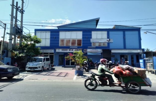 Foto : Klinik Sukma Wijaya di jalan K. H. Agus Salim Kota Sampang