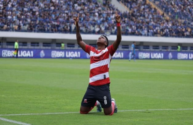 Foto: Selebrasi gol Hugo 'Jaja' Gomes