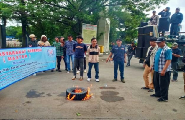 Foto: Aksi Demo 