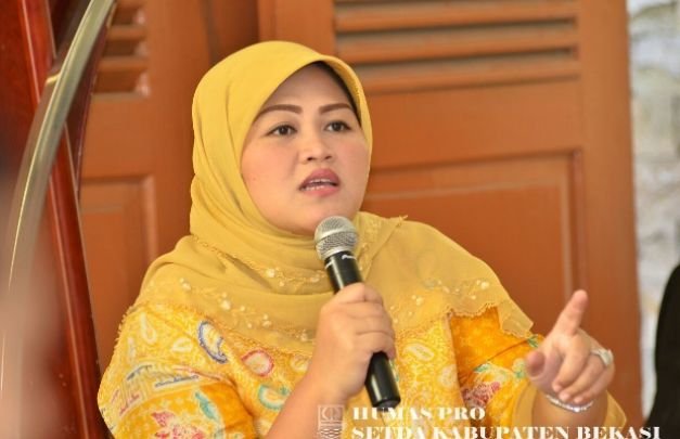 Foto: Bupati Bekasi HJ. Neneng Hasanah Yasin