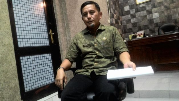 Foto: Kepala bagian Perekonomian Sumenep Saat Didatangi Media ke Kantornya.