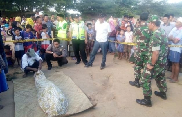 Foto: Penemuan mayat di bibir pantai Batang-batang Sumenep