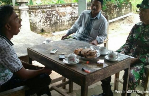 Foto: Babinsa Batuputih Komsos 
