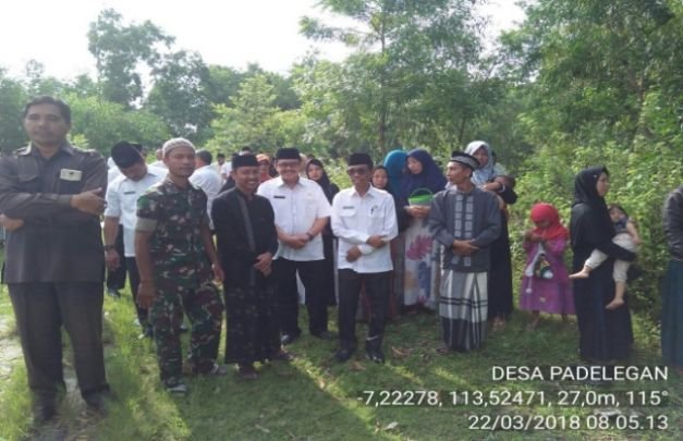 Foto Plt. Bupati Pamekasan dan Jajaran Forkompimda di Pemakaman KH. Busra'i Tamam