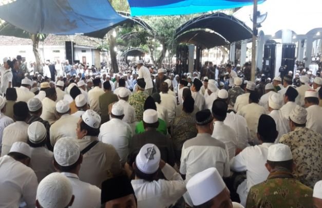 Foto: Ribuan Jama'ah di Ponpes Al-Hamidy Banyuanyar Pamekasan