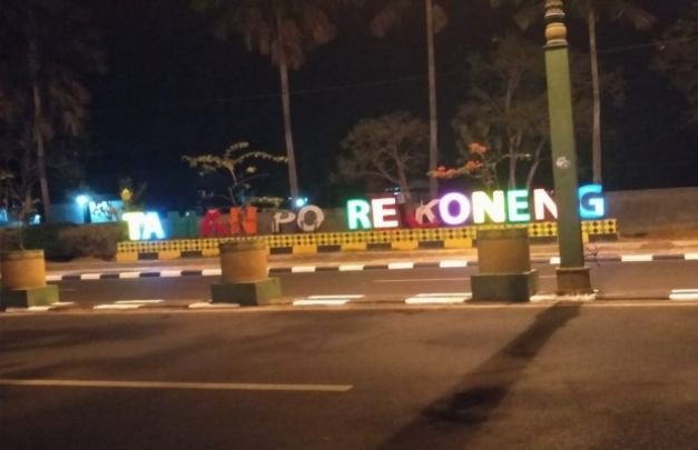 Foto : Pekerjaan Letter Lampu yang Sudah Rusak