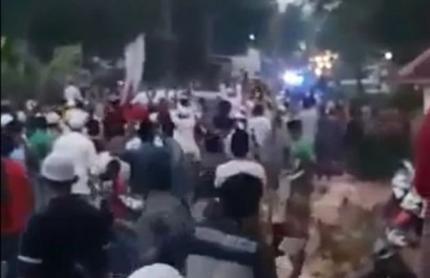 Foto: Penghadangan KH. Ma'ruf Amin saat kampanye di Pamekasan