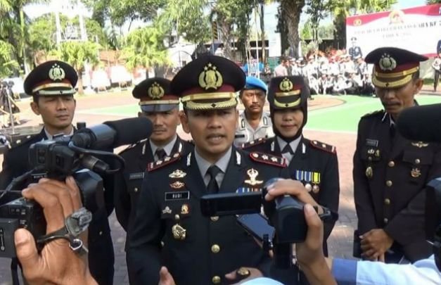 Foto: Kapolres Batu AKBP Budi Hermanto, S.I.K., M.Si sat diwawancarai awak media