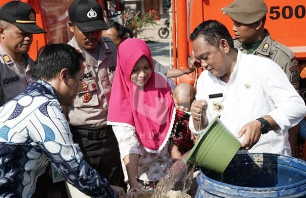 Foto: Bupati Bekasi saat memberikan solusi mengatasi Kekeringan