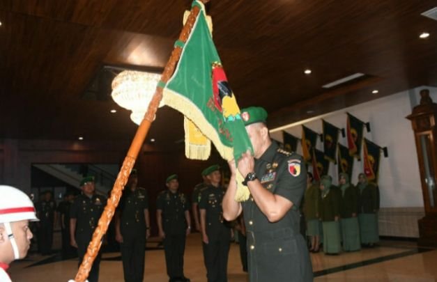 Foto: serah terima jabatan Kapendam