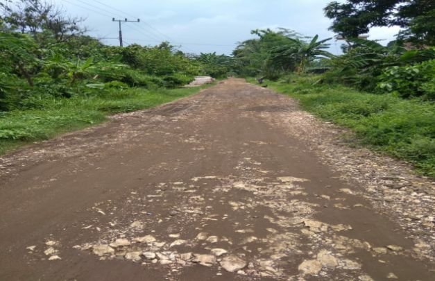 Foto: Jalan Rusak di Desa Selodakon, Kecamatan Tanggul, Jember