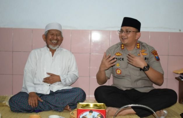 Foto: Kapolres AKBP. Erick Frendriz, S.I.K, M.Si saat Silaturahmi ke Ketua MUI Bondowoso