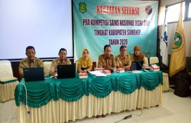 Foto: Tim pemantau simulasi pelaksanaan UNBK tingkat Besutan Disdik Sumenep