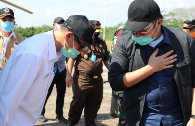 Foto: Dari kiri, Ir.H.Heri amalindo.MM, Bupati Pali Dan Herman Deru, Gubernur Sum-Sel.