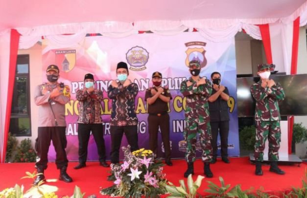 Foto: Forkopimda saat menyaksikan peluncuran aplikasi penanganan Covid-19. 