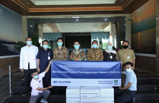 Foto : Bupati Bekasi terima bantuan ventilator