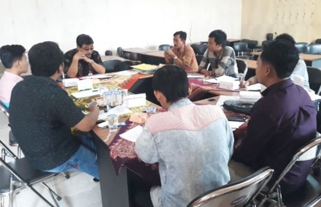 Foto: AMPD Luruk Kantor PU Bina Marga dan Tata Ruang Pamekasan