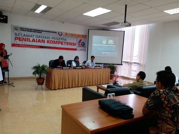 Suana Saat Test Para Peserta Open Bidding 