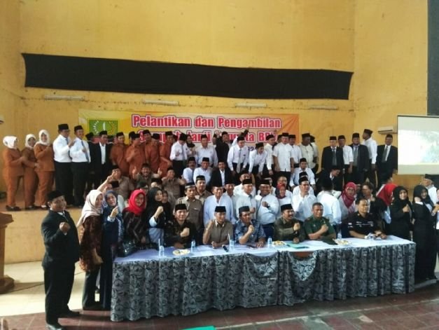 Foto bersama usai pelantikan BPD se-Kecamatan Tambun Selatan