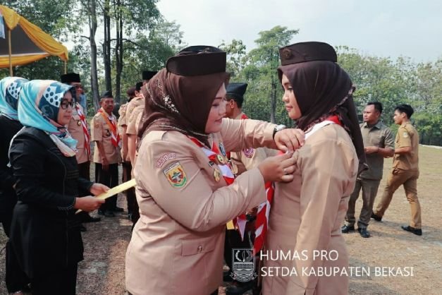 Bupati Bekasi, Neneng Hasanah Yasin, Di Acara HUT Gerakan Pramuka Ke-57 yang bertema 'Pramuka Perekat NKRI'