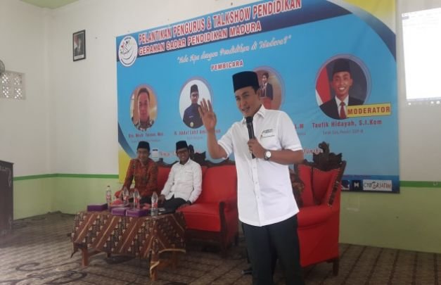 Foto : Bupati Baddrut saat Mengisi Materi