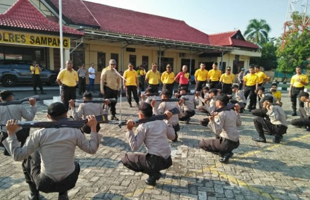 Foto: pembaretan 17 anggota baru di sampang