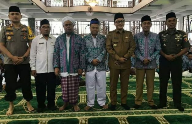 Foto: Bupati Badrut bersama forpimda usai lepas cjh pamekasan