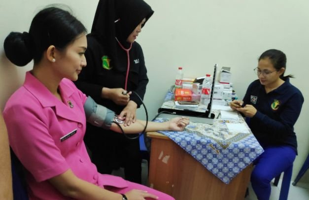 Foto: Bhakti kesehatan Pilres Jakbar di HUT Bhayangkara ke 73