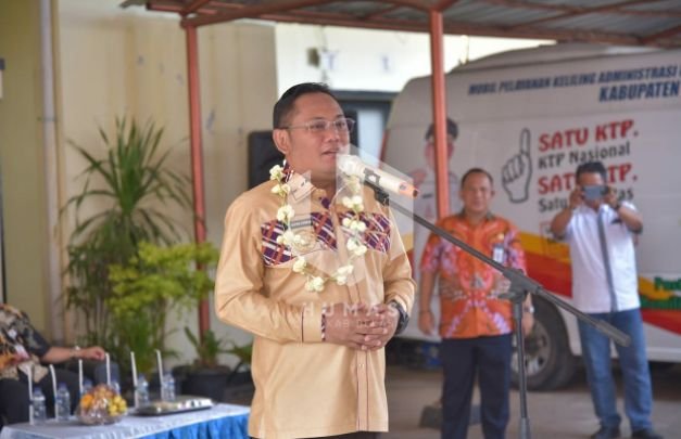 Foto : Bupati di acara 'One Day Service' 
