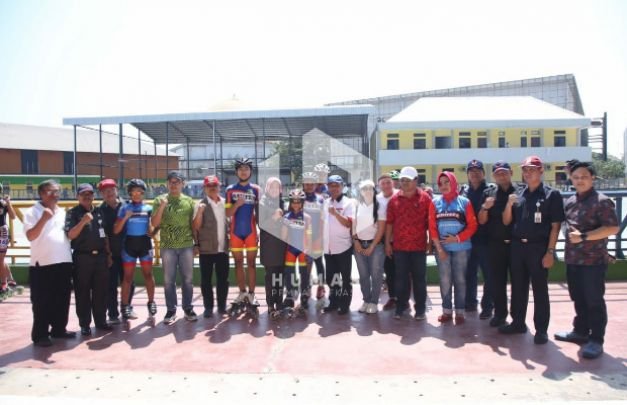Foto : Babak kualifikasi cabor Sepatu Roda PON XX Papua di International Skating Rink, Grand Wisata, Bekasi Jawa Barat resmi dimulai.