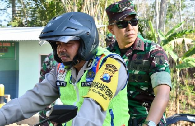 Foto: Danrem 083/Baladhika Jaya saat akan memantau Pelaksanaan TMMD di Desa Kedungsalam