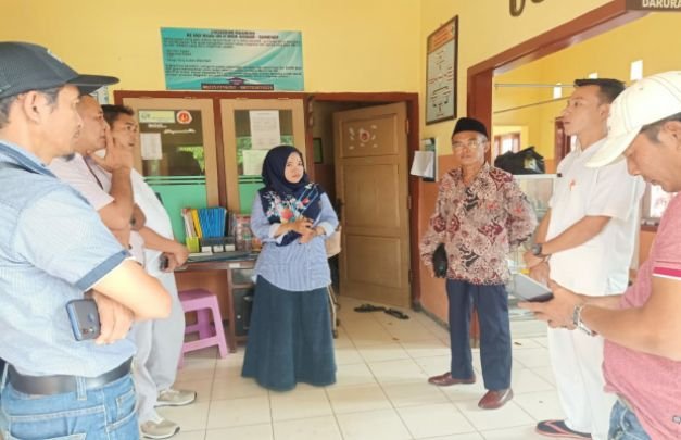 Foto: Komisi IV DPR saat sidak puskesmas batuan