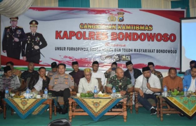 Foto: acara nyangkruk bareng Kapolres dan forkopimda