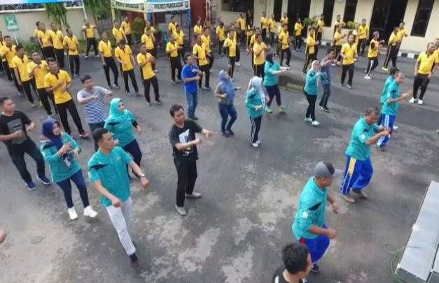 Foto: Memeriahkan HPN Tahun 2020 Polres Pamekasan bersama Rekan Media Senam Bersama