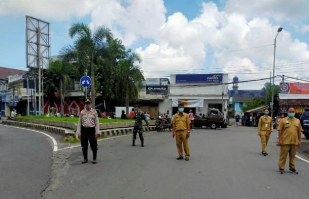 Foto: Muspika Kecamatan Kalisat saat menggelar apel kesiap siagaan