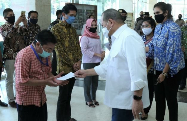 Foto : Pemberian 'tali-asih' oleh LaNyalla