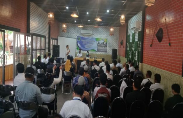 Foto: Wakil Bupati Sumenep Ach Fauzi saat diwawancara.