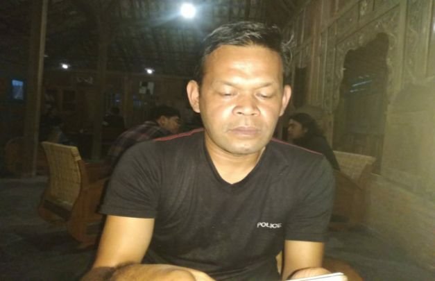 Foto: Generasi Muda NU Kota Batu, Arif Hariyanto saat diwawancarai awak media.