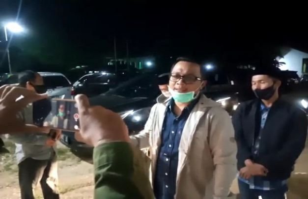 Foto: Bawaslu Sumenep saat out dari rapat pleno 