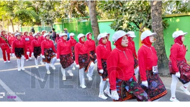 Foto : Mletek Jaya Aerobic saat mengikuti lomba gerak jalan Bupati Cup 2023 di Kabupaten Sampang 