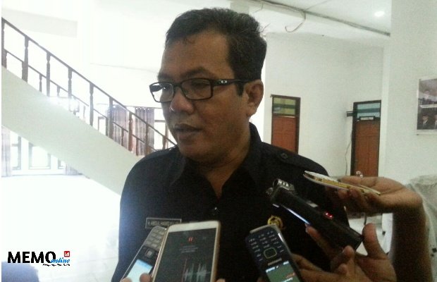 Foto: A Hamid Ali Munir Ketua Komisi I DPRD Sumenep Saat Dimintai Keterangan Wartawan Terkait Gagalnya Pelaksanaan Fit and Proper Tes Calon KIP Kali Kedua