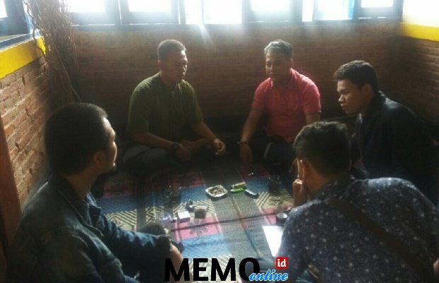 Foto: Pengurus FAKIH Saat Melakukan Diskusi Hukum