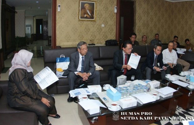 Foto: Bupati Bekasi, dr. Neneng Hasanah Yasin menerima kunjungan dari Perwakilan JICA (Japan International Cooperation Agency) pada Selasa (05/11/17)