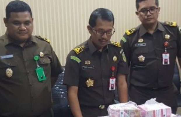 Foto: Uang Hasil Pengembalian Kerugian Negara dari tersangka korupsi dana PI