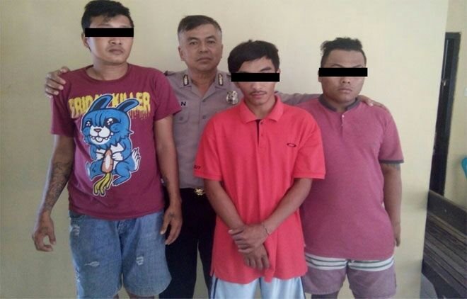 foto: tiga pelaku pengeroyokan