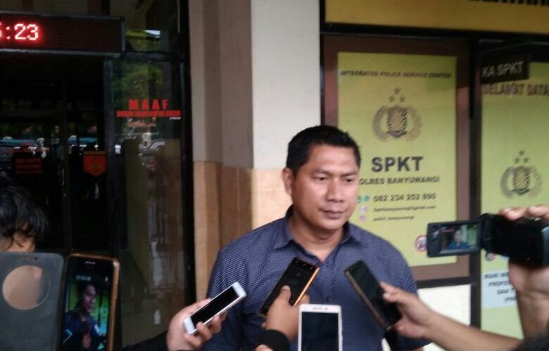 Foto: Kasatreskrim Polres Banyuwangi, AKP Sodik Efendi didampingi Kanit Tindak Pidana Korupsi (Tipikor) Ipda IGP Wiranata 