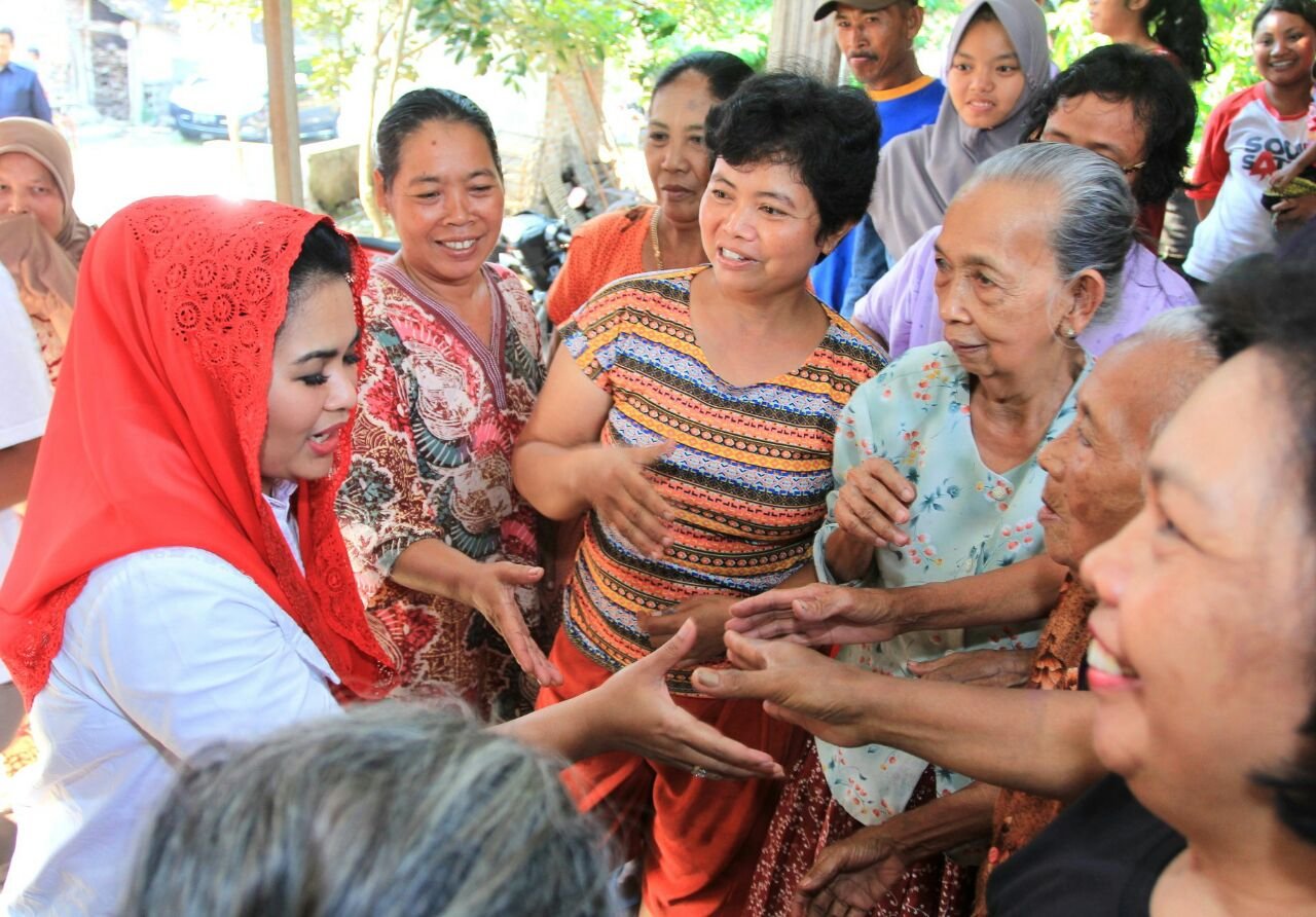 Foto: Puti Guntur Menyapa Warga Surabaya