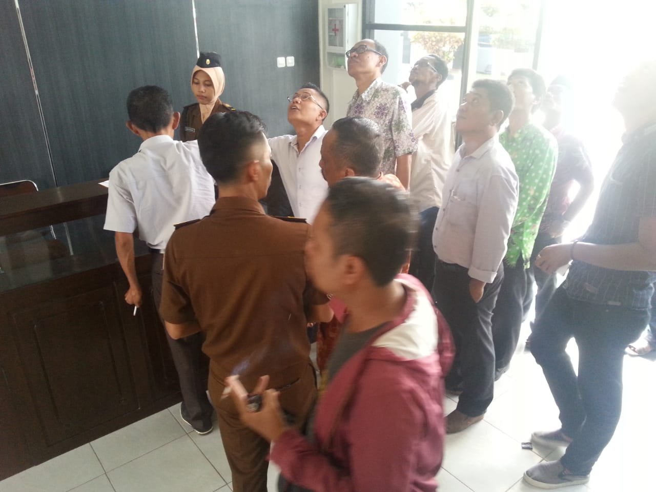 Foto: Puluhan AKD Sumenep saat mendatangi kejari Sumenep